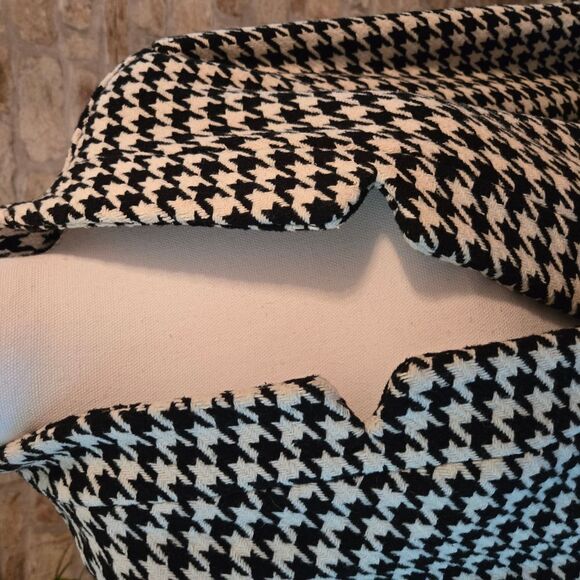 Old Navy Chevron Black and White hound tooth jacket. - Picture 4 of 8